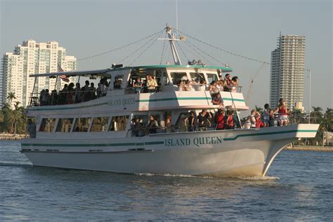 Miami Boat Tours | Speedboat, Airboat, Cruises, and More