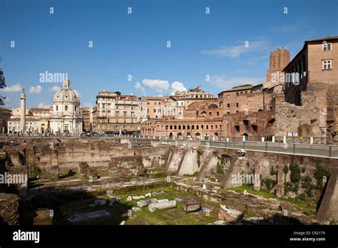 Ancient ruins in Rome Stock Photo - Alamy