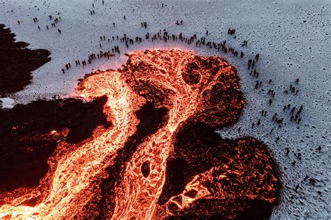 More fissures are opening up at the Fagradalsfjall volcano in Iceland ...