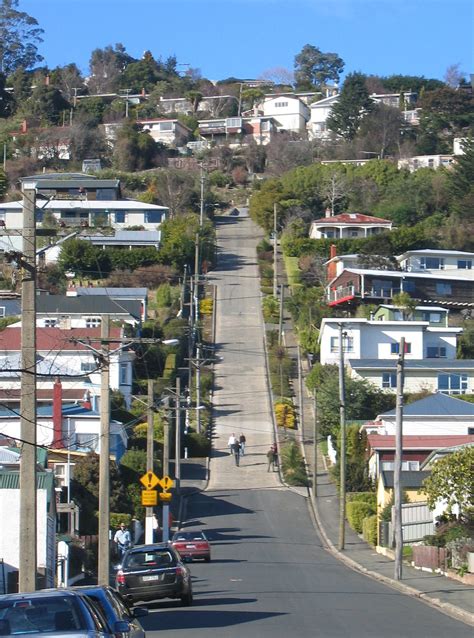 Baldwin Street, Dunedin, New Zealand - the steepest street in the world ...