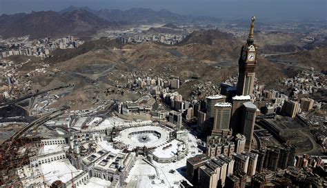 The Kaaba and the surrounding city of Mecca in 1887[1200x857] : r ...