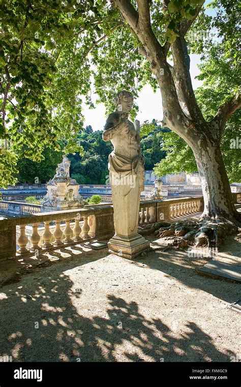 Jardins de la fontaine nimes hi-res stock photography and images - Alamy