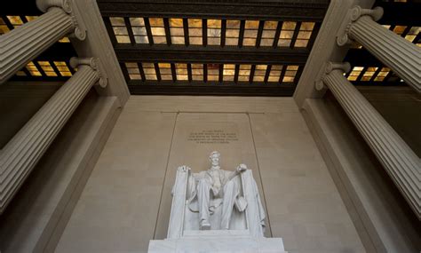 Lincoln Memorial, A Monument To The Memory of A Fighter For Democracy ...