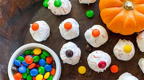 Halloween Candy Eyeballs Recipe