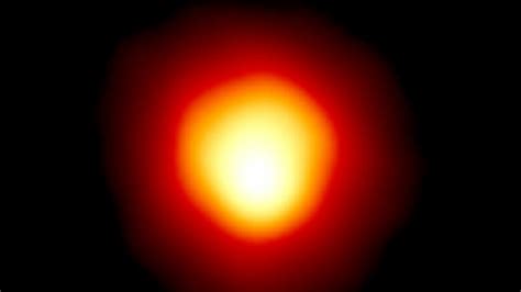 Scientists zoom in on Betelgeuse, show why it hasn't exploded yet ...