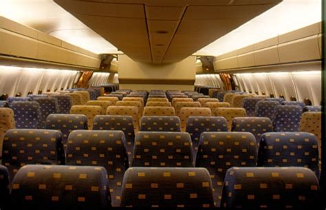 American Airlines DC-10 Economy Cabin | Aviones