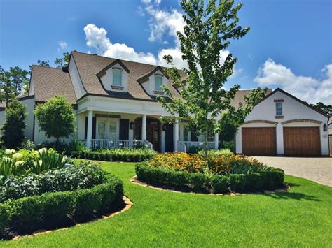 Boost Your Curb Appeal with These Front Yard Landscaping Ideas ...