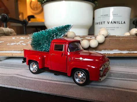 Vintage Red Pickup Truck Christmas Tree, Farmhouse Christmas Decor ...