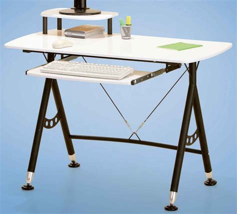 A mobile workstation desk for a small apartment - Review and photo