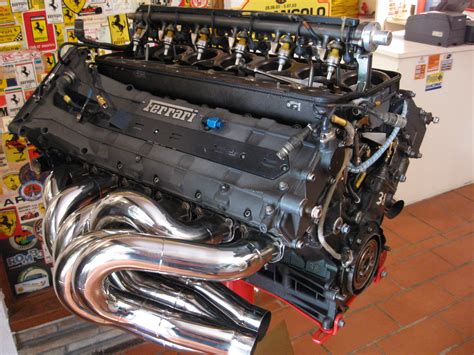 File:Ferrari V12 Formula One racing engine.jpg - Wikipedia, the free ...