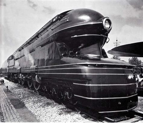 Pennsylvania Railroad S1 by Industrial designer Raymond Loewy [800 × ...