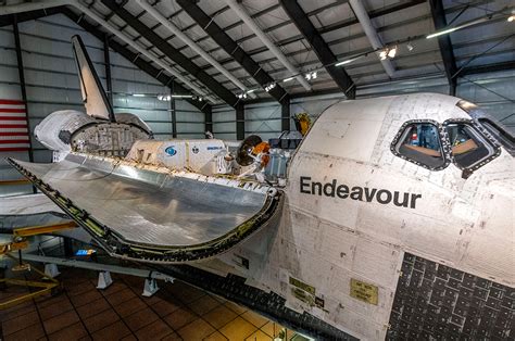 The endeavour space shuttle - polfro