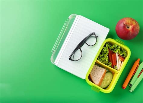 Premium Photo | School lunch box