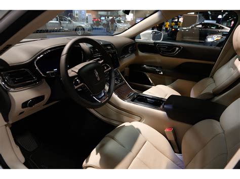 2020 Lincoln Continental: 63 Interior Photos | U.S. News