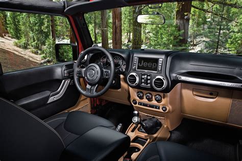 2018 Jeep Wrangler Interior Gallery | Jeep Canada