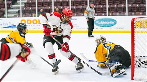 Minot State Men’s Hockey dominates - The Dakotan