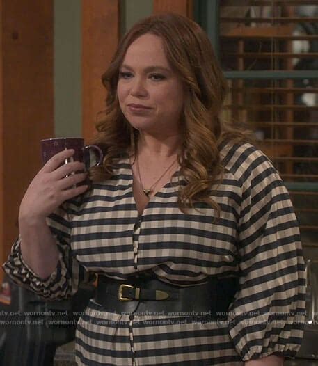 Kristin Baxter Outfits & Fashion on Last Man Standing | Amanda Fuller