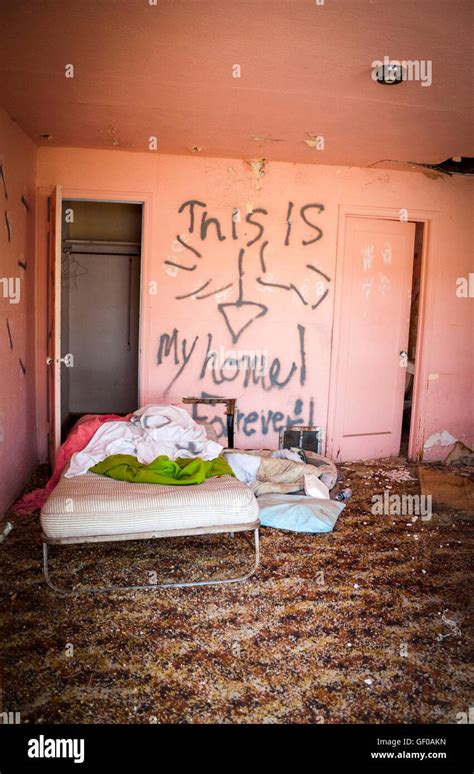 Interior of derelict room at abandoned motel in Thompson Utah Stock ...