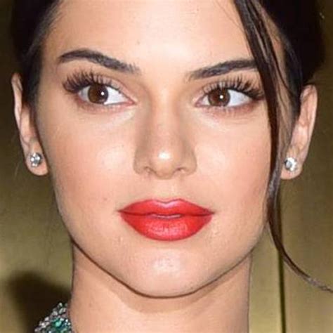 Kendall Jenner Red Lipstick Makeup | Lipstutorial.org