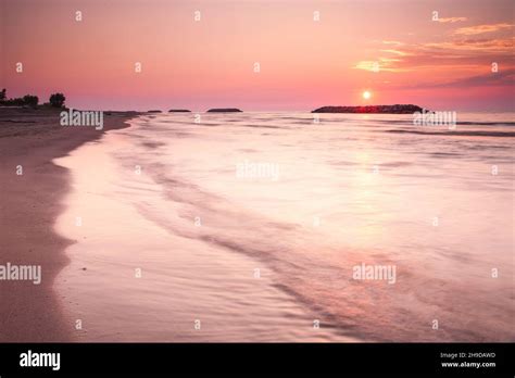 Lake Erie at sunset Stock Photo - Alamy