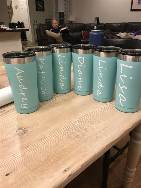 Vinyl on tumblers - easy Cricut project | Vinyl decal diy, Personalized ...