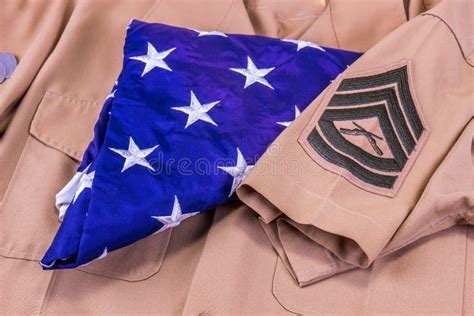 Vietnam Vet Marine Gunnery Sergeant Uniform with American Flag Stock ...