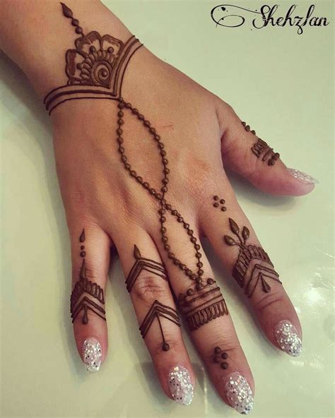 Inspirasi Terbaru Motif Henna Simple