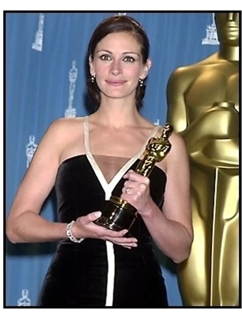 Julia Roberts Named Oscars' Most Stylish