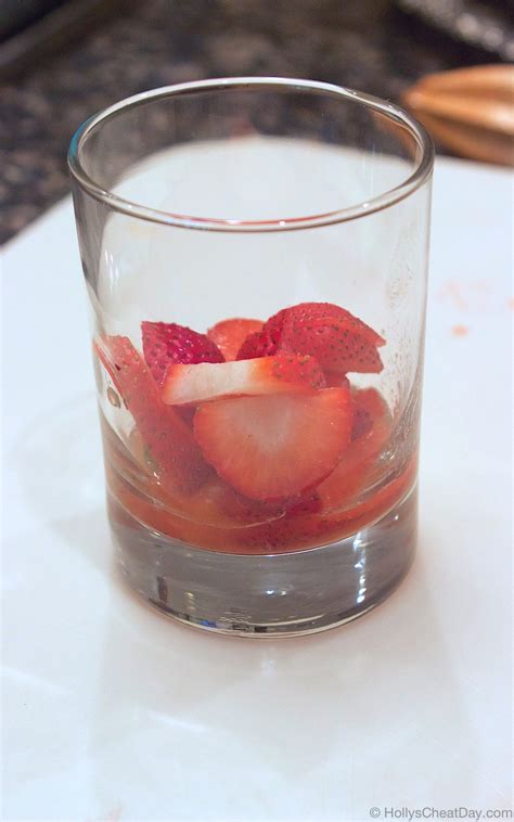 Strawberry Gin and Tonic - HOLLY'S CHEAT DAY