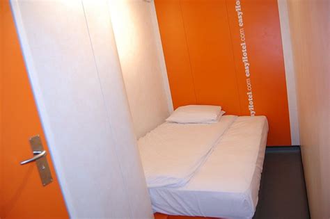 Easyhotel London South Kensington Rooms: Pictures & Reviews - Tripadvisor