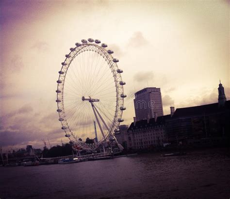 London eye editorial photo. Image of views, london, trips - 101787191