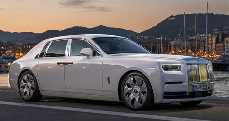 A Guide To Buying A 2023 Rolls Royce Phantom (Series II)