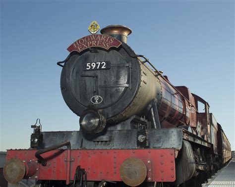 Harry Potter Hogwarts Express Train Ride at Universal Orlando Resort ...