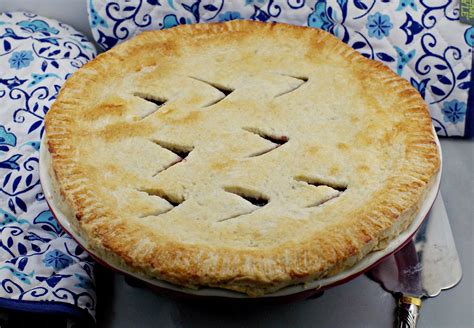 Saskatoon Berry Pie | Filling and Sauce - Food Meanderings