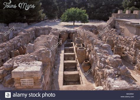 Knossos: King Minos & the Labyrinth - ToursMaps.com