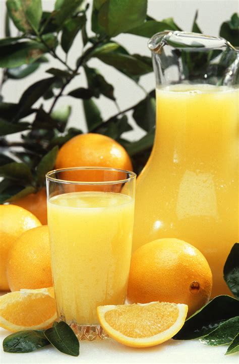 File:Oranges and orange juice.jpg - Wikipedia