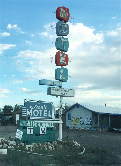 Abandoned Googie Motel in Nevada Desert : r/urbanexploration