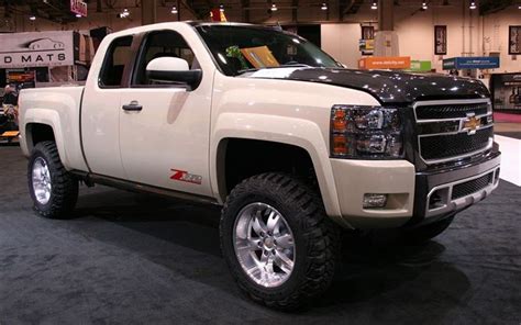 Automobile Trends: Chevrolet Silverado ZR2 Concept