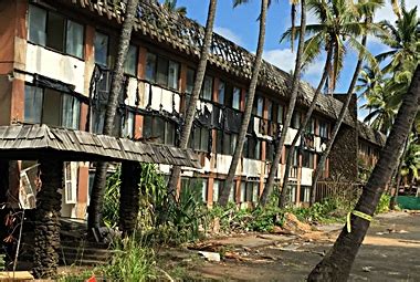 Elvis at Coco Palms Resort, Kauai, Hawaii - 2015 with Sanja Meegin ...