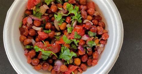 Chana Salad Recipe by Madhumita Bishnu - Cookpad