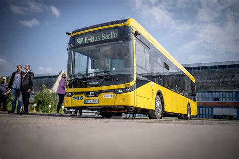 To Combat Carbon, Berlin Bets on Battery-Powered Buses - Bloomberg