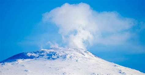 Antarctica volcano spews out $6,000 worth of gold dust during daily ...