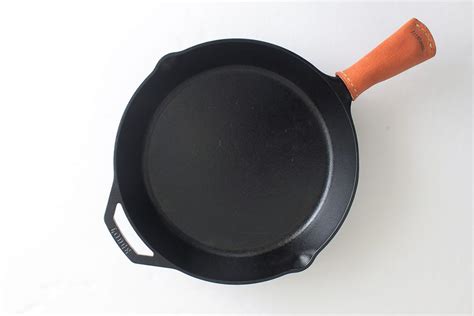 Easiest Way to Clean Cast Iron Cookware