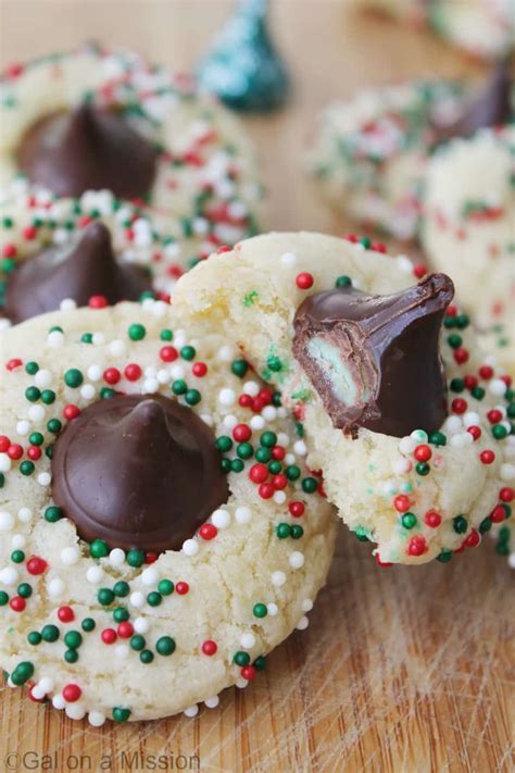 Hershey Kiss Christmas Cookies : Shortbread Hershey Kiss Cookies Recipe ...