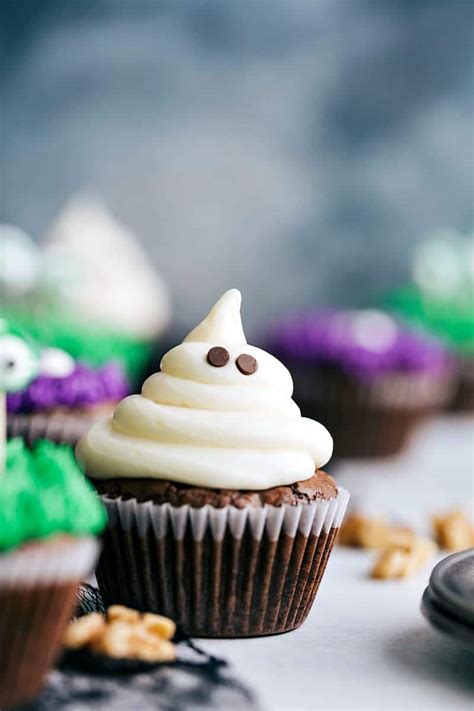 Easy Halloween Cupcakes - Chelsea's Messy Apron