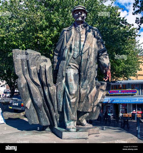 Lenin Statue Seattle Washington Stock Photo - Alamy