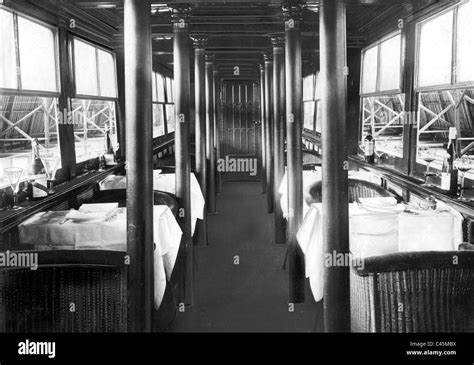 Passenger cabin of the Zeppelin airship 'Hansa ' ('LZ 13'), 1913 Stock ...