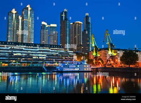 Buenos aires skyline hi-res stock photography and images - Alamy