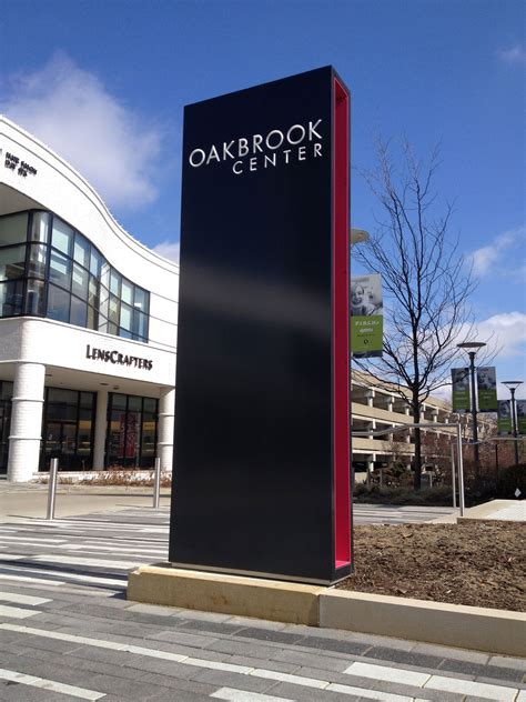 Oakbrook Center, Simple, elegant: what all signage should be! More ...