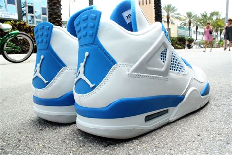 Air Jordan Retro 4 - Military Blue | Sole Collector